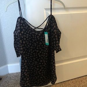 Kaileigh Valerie Cold Shoulder Blouse Navy L NWT